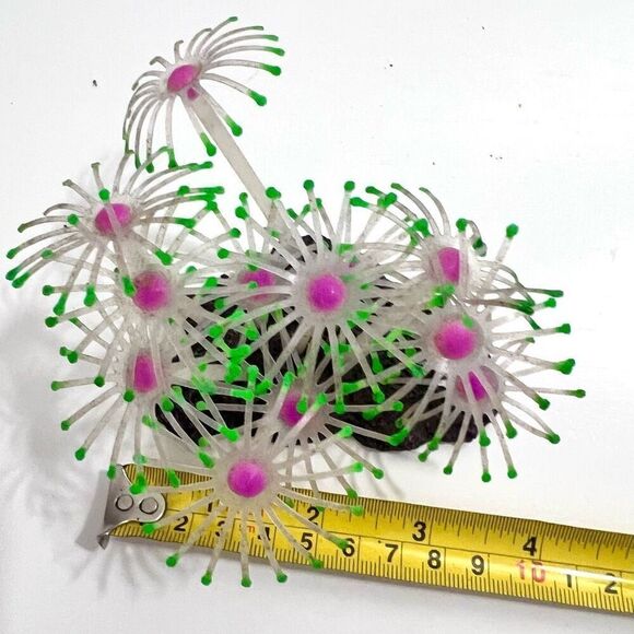 Top Fin Glow-in-the-Dark Moveable Flower Aquarium Ornament - Picture 5 of 6